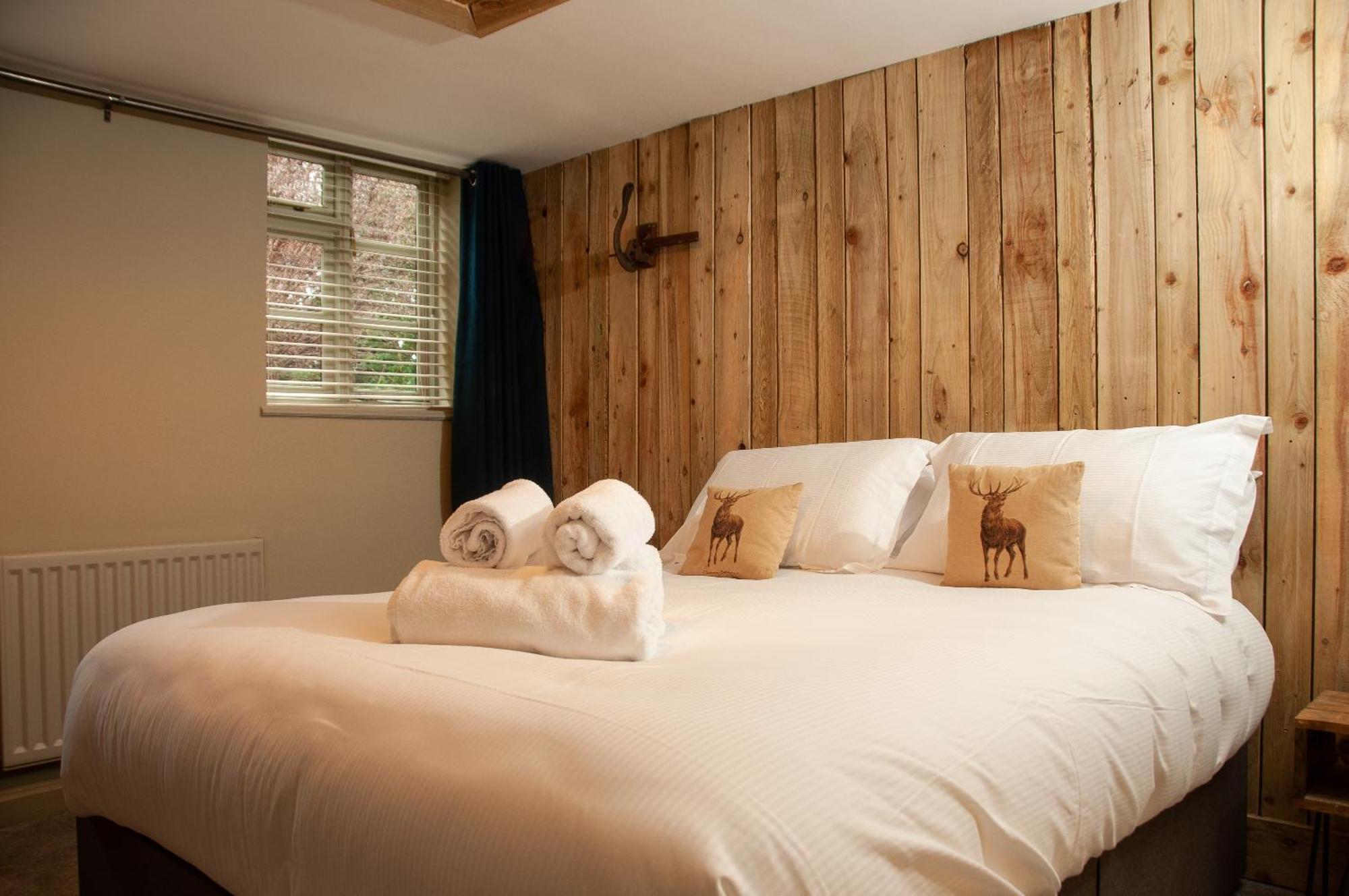The Wiremill Hotell Felbridge Exteriör bild